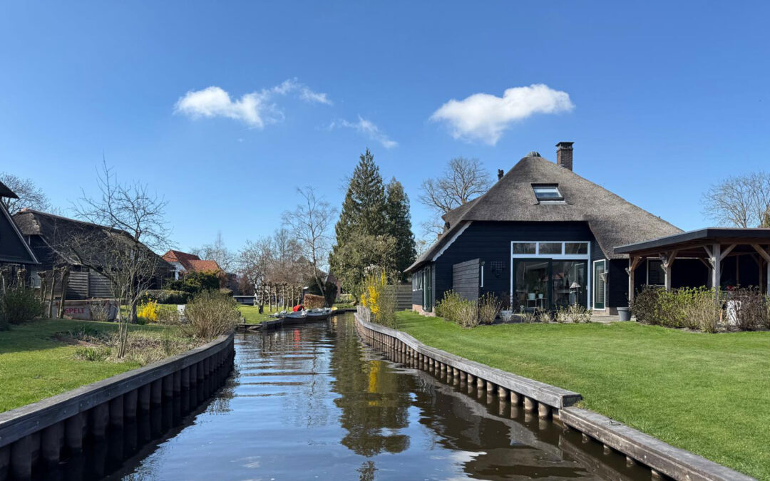 ruim 15 kilometer beschoeiing in Giethoorn en de kop van Overijssel